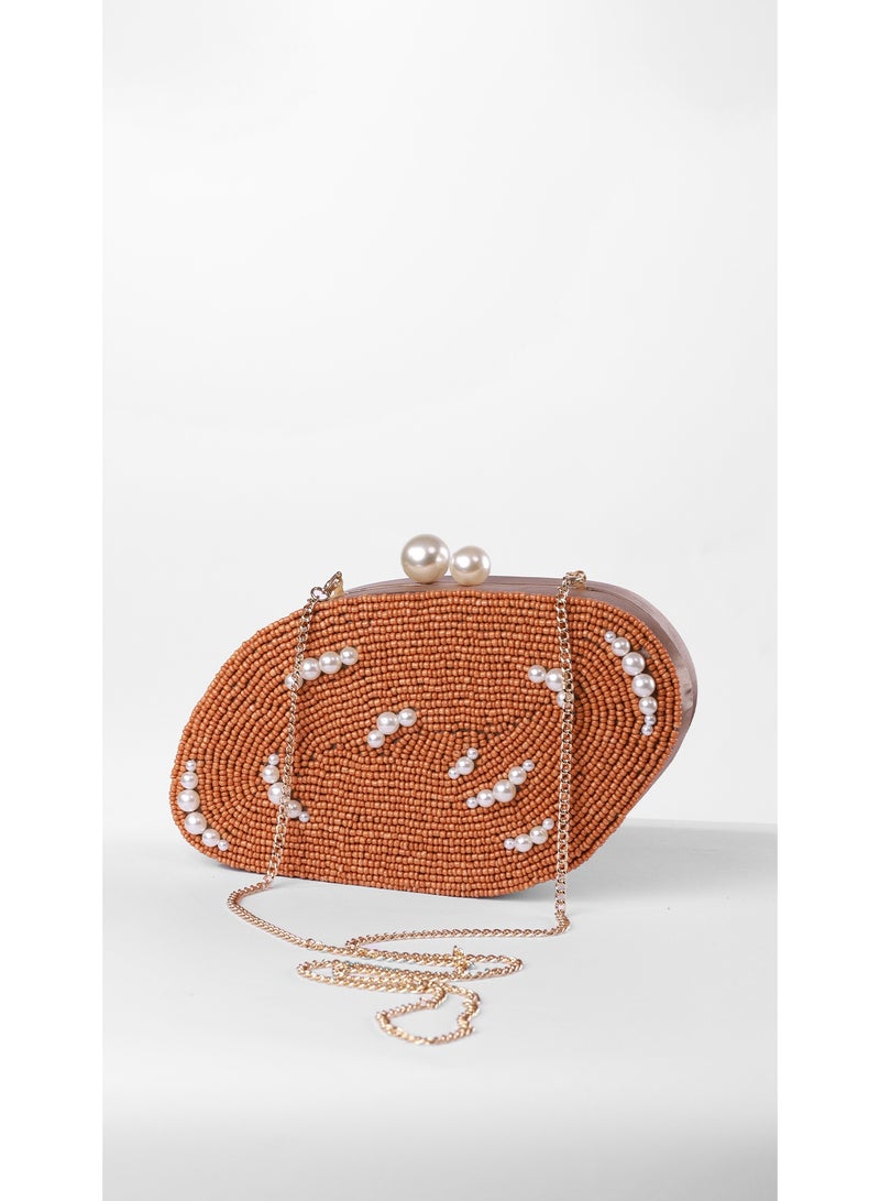 كيفيلي حقيبة كلتش مستوحاة من ألوان الصحراء مع تطريز لؤلؤي - Image 3